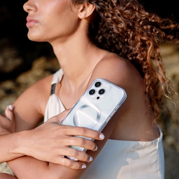 Prozoren ovitek za telefon z magnetnim polnjenjem UNIQ Coehl Savon za iPhone 16 Pro