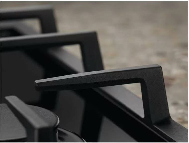 Plinska kuhalna plošča z 4 kuhališči Electrolux EGG6426SK, črn stekleni zgornji del