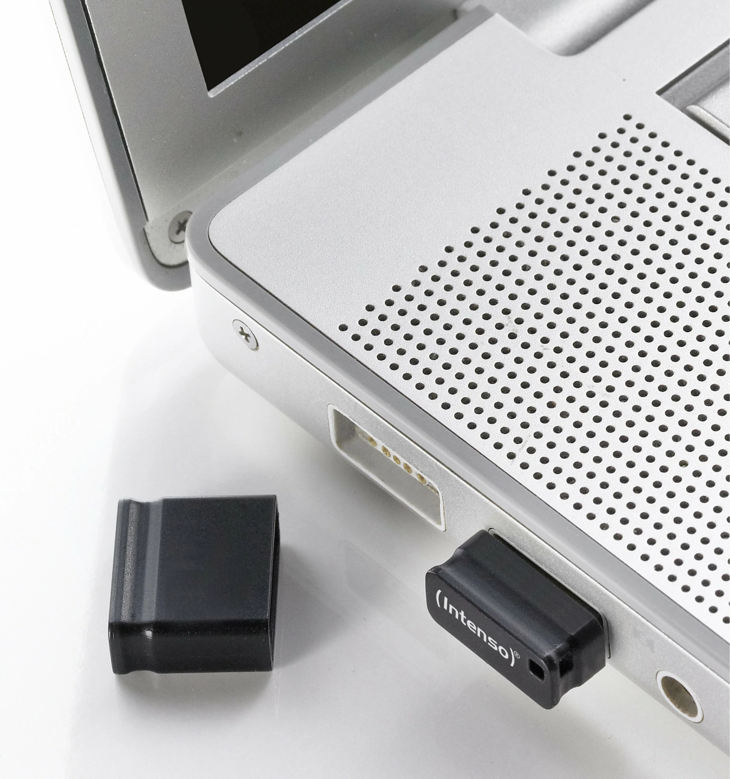 USB za shranjevanje Intenso Slim Line 64 GB, USB Type-A, 3.2 Gen 1, črn USB za shranjevanje Intenso Slim Line 64 GB, USB Type-A, 3.2 Gen 1, črn