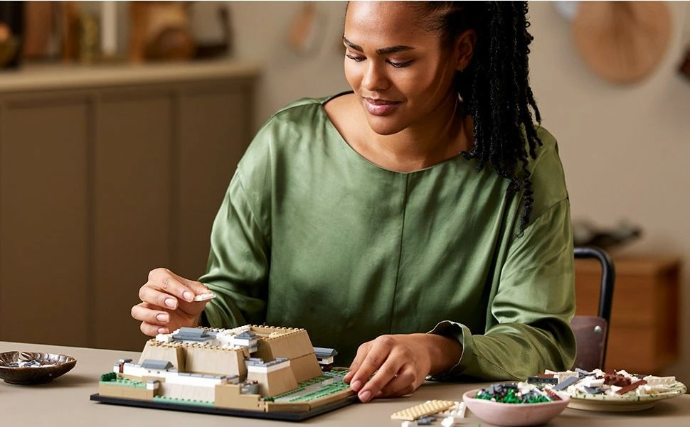 Model Himeji Castle, LEGO 21060, 2125 kosov, večbarven