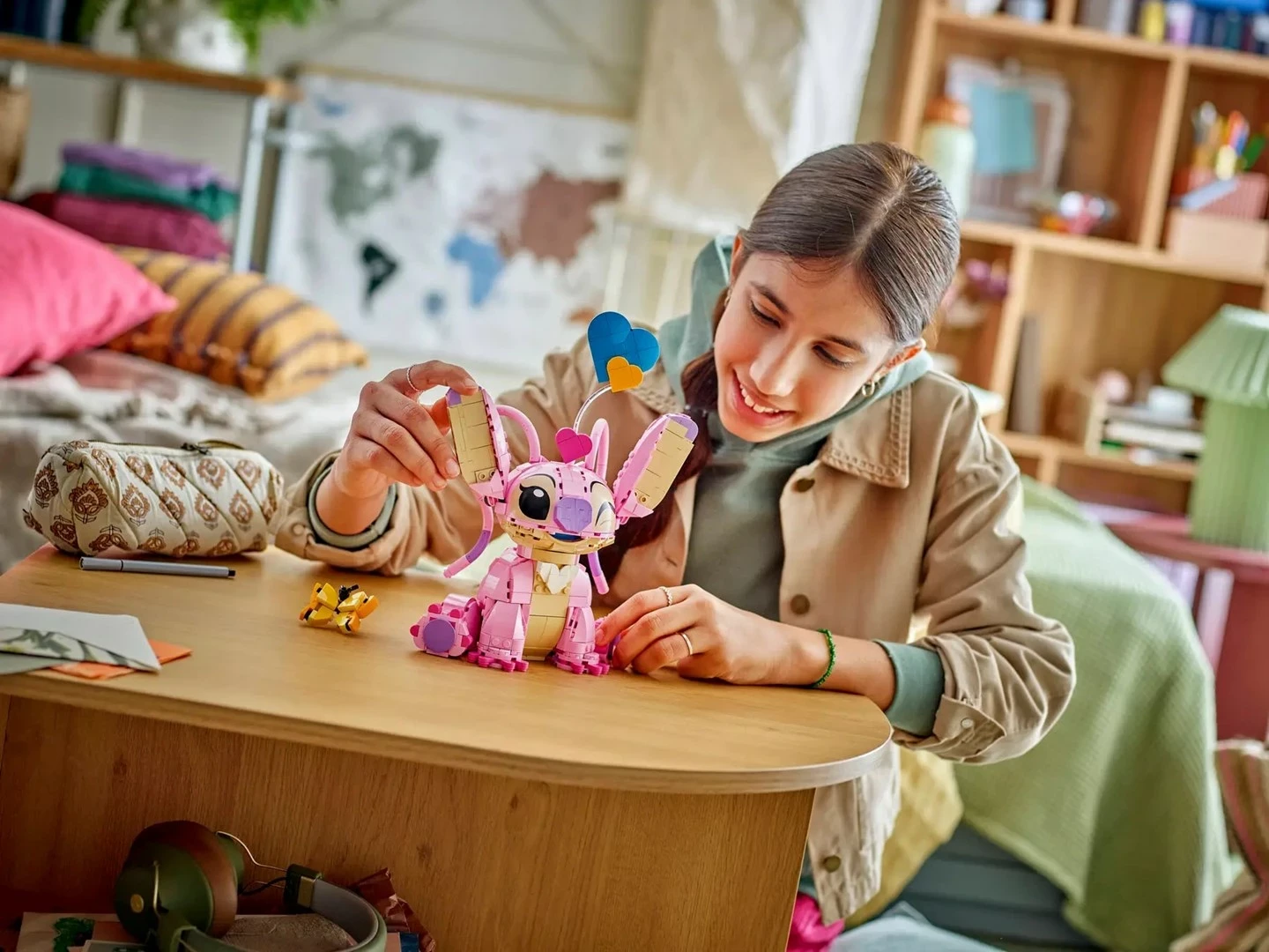 Set gradnje Disney Angel 43257, 782 kosi, rožnat