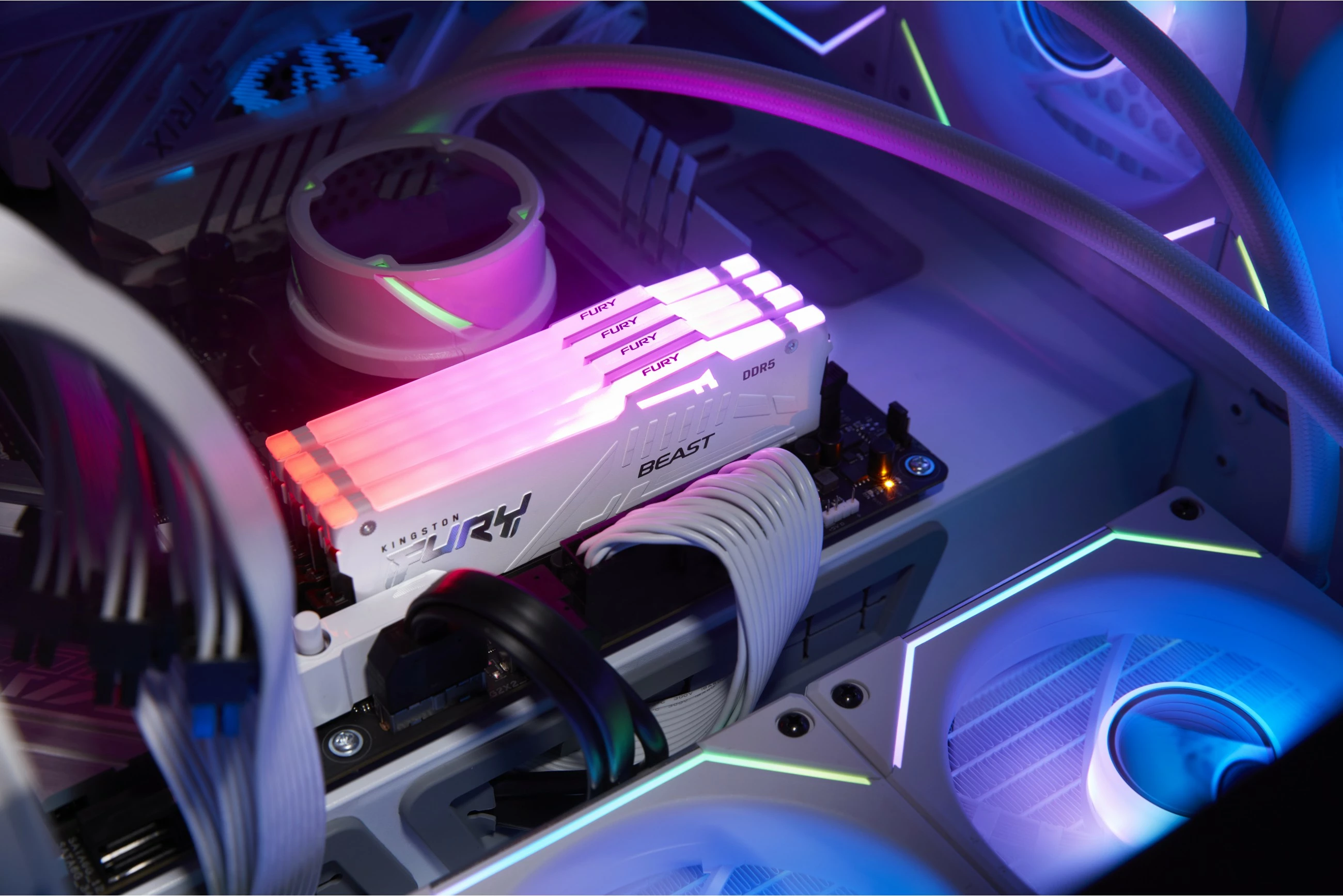 Namenski RAM 64GB (2x32GB) 6000 MT/s DDR5 CL36 RGB, Kingston FURY Beast, bel