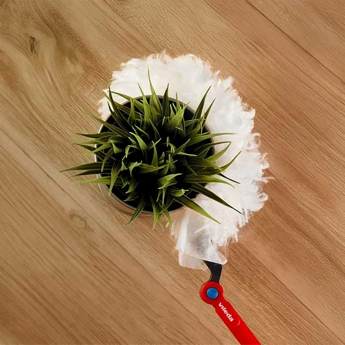 Lopata za prah z dolgim ročajem Vileda Flex&Catch, 1 vložek, rdeča