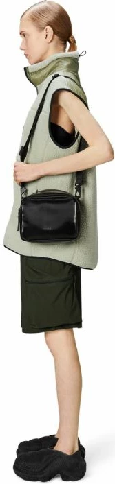 Torba čez ramo Rains, črna