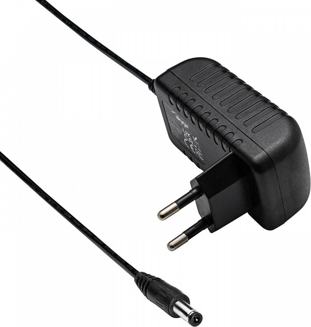 Univerzalni napajalnik AKYGA AK-TB-22, 5V/2A, 10W, 5.5x2.1 mm, črn