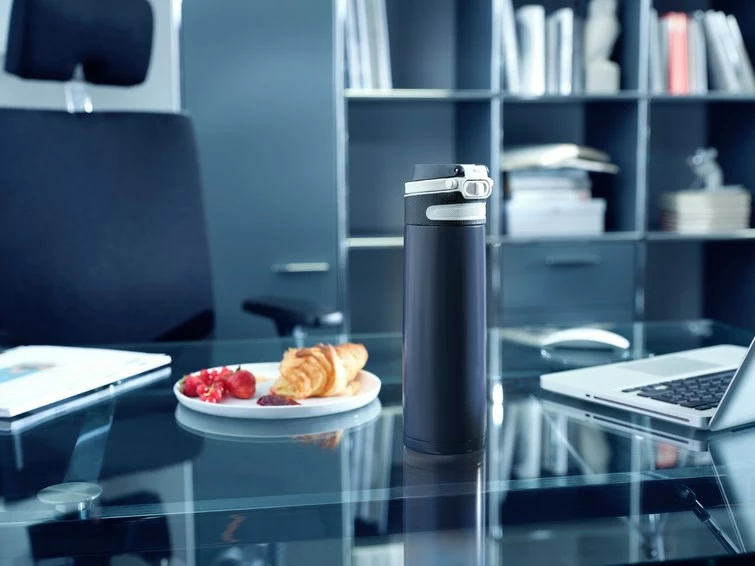 Termovka za potovanje 600 ml, črno/modra Leifheit 3275