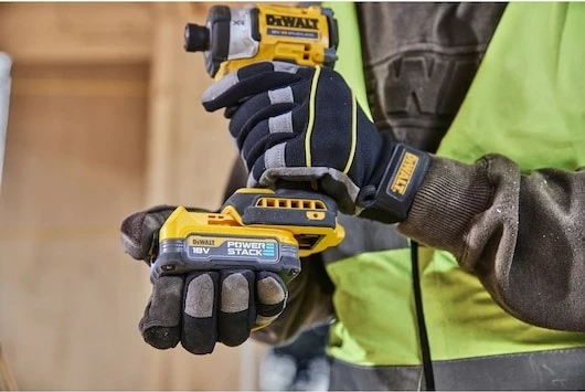 Udarni vijačnik, 18 V, brezkrtačen, 1,1 kg, rumeno/črn DeWalt DCF860N-XJ