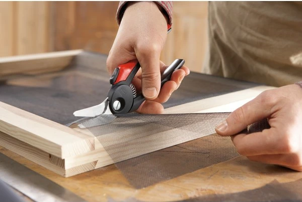 Kombinirane škarje z ukrivljenim rezilom Bessey D48A-2, rdeče/črne