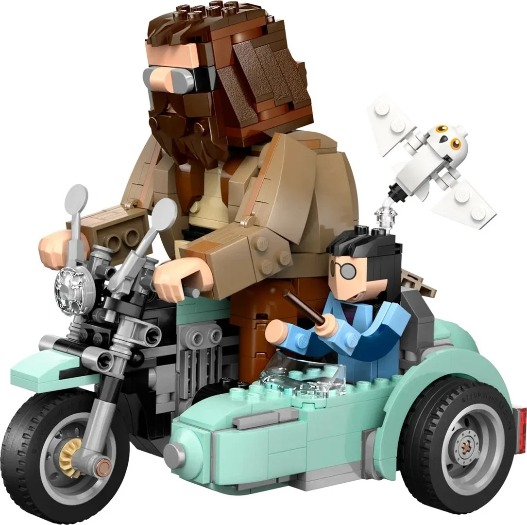 Vožnja s Hagridovim in Harryjevim motorjem, komplet LEGO Harry Potter 76443