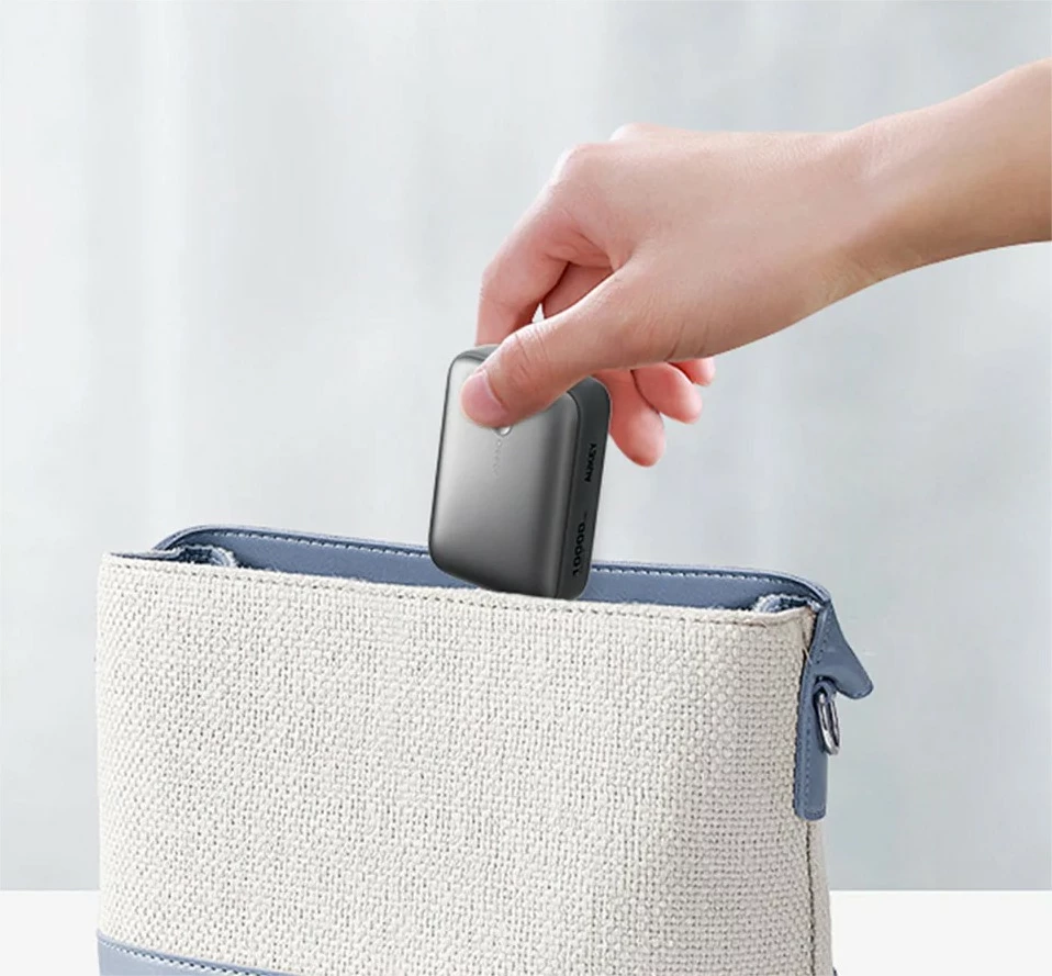 Power bank AUKEY PB-Y55, 10000 mAh, 22,5 W, 2x USB, siv Power bank AUKEY PB-Y55, 10000 mAh, 22,5 W, 2x USB, siv