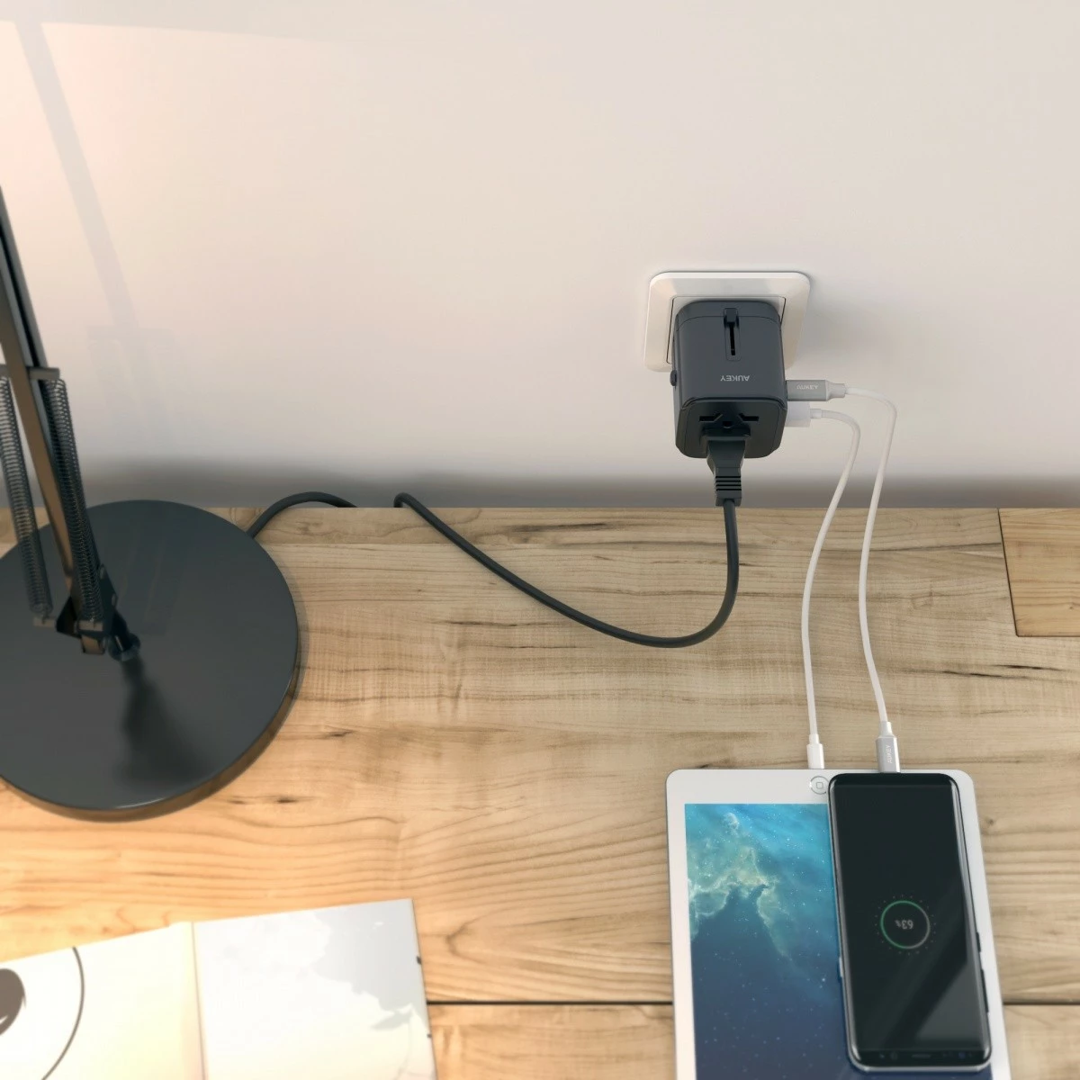 Universalni potovalni adapter, AUKEY PA-TA01, 2x USB-A + 1x USB-C, 7.8A, črn