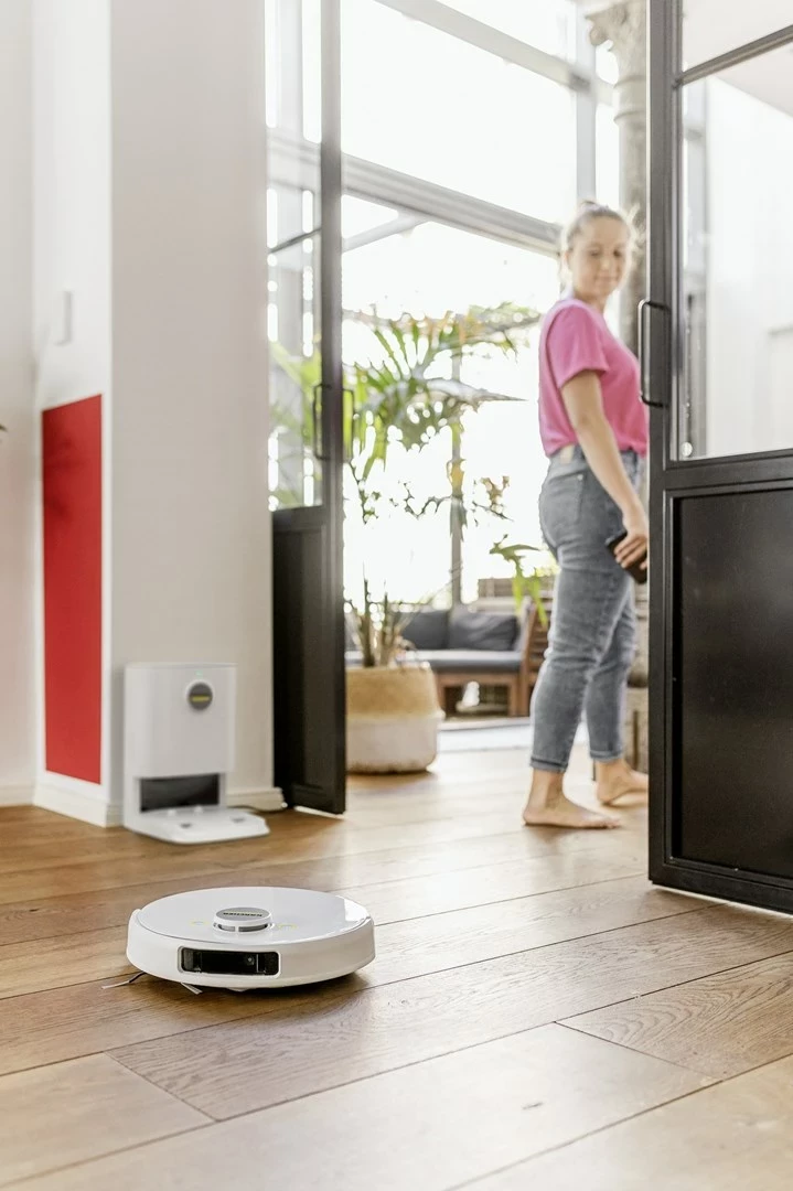 Sesalna postaja za robotski sesalnik Kärcher RCV 5, bela