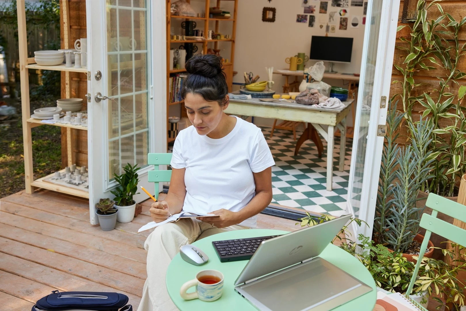 Brezžična tipkovnica HP 350, črna