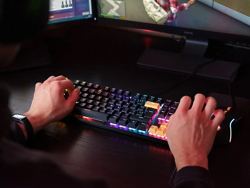 Set mehanska tipkovnica in miška GAMEZONE HORNET87 Tracer, USB, črna