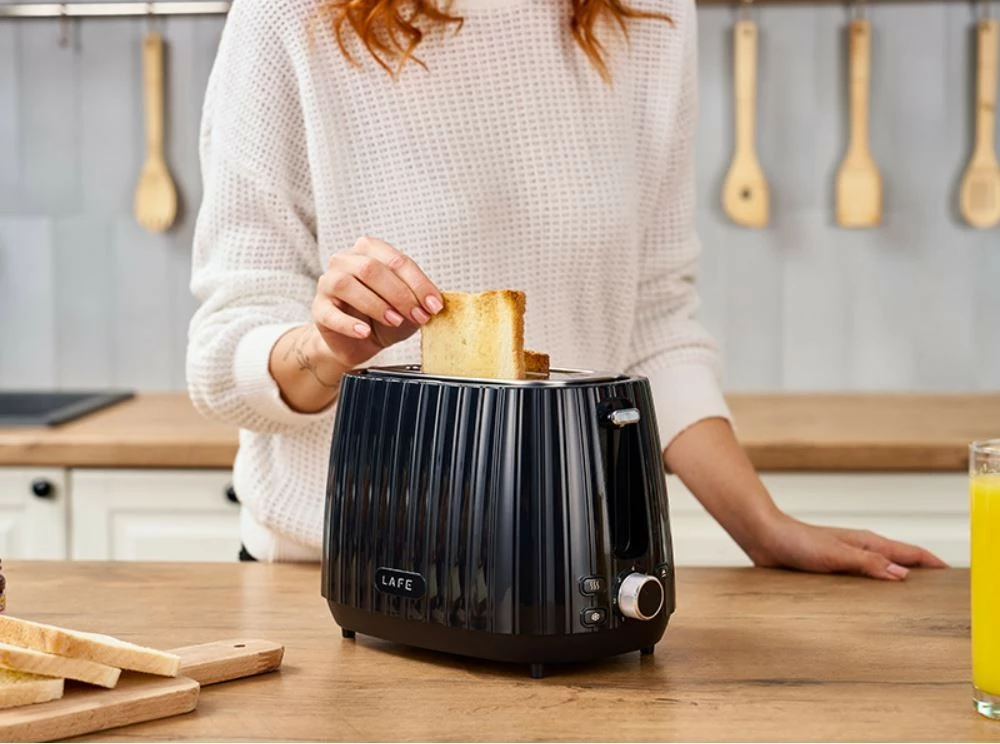 Toster z 7 stopenjami pečenja, funkcijo odtaljevanja/ogrevanja, Lafe LAFTST47464, črn