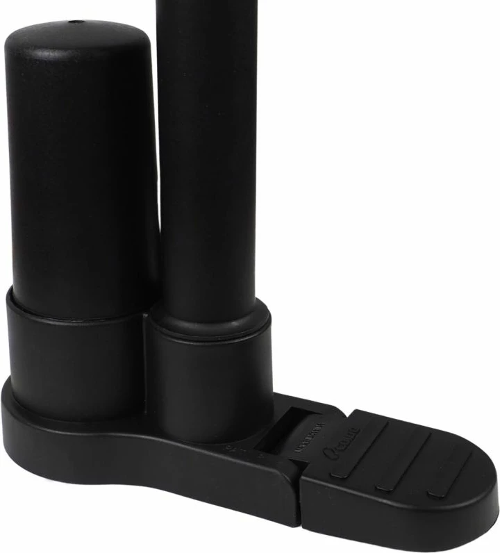 Pumpa za žoge Mikasa, črna