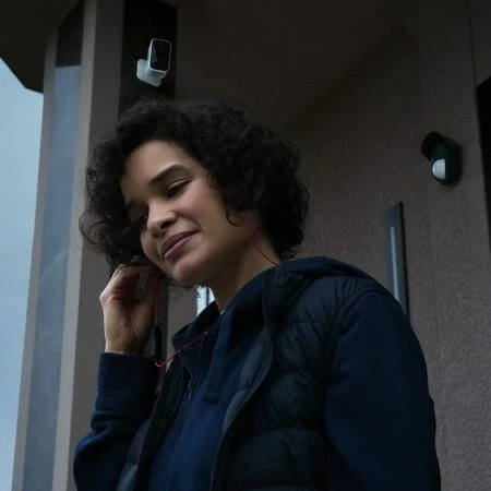 Senzor za gibanje za zunaj, infrardeč, brezžičen, črn Yale