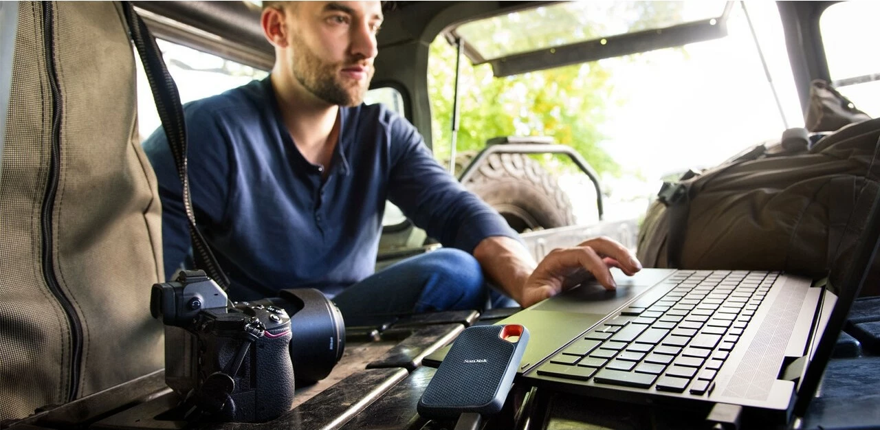Zunanji disk SanDisk Extreme Portable, 1 TB, USB Type-C, 3.2 Gen 2, 1050 MB/s, zaščita z geslom, črn Zunanji disk SanDisk Extreme Portable, 1 TB, USB Type-C, 3.2 Gen 2, 1050 MB/s, zaščita z geslom, črn