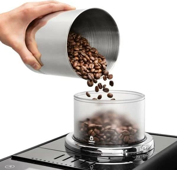 Kavni aparat DeLonghi Rivelia EXAM 440.55B, samodejen, 1,4 l, črn