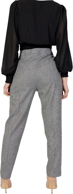 Črne hlače za ženske Morgan De Toi