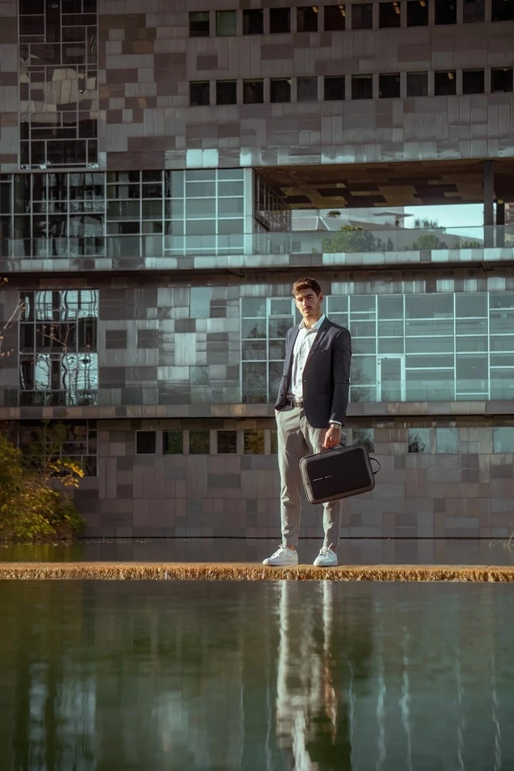 Prostoren nahrbtnik/denarnica XD Design Bobby Bizz 2.0, 14 L, siv