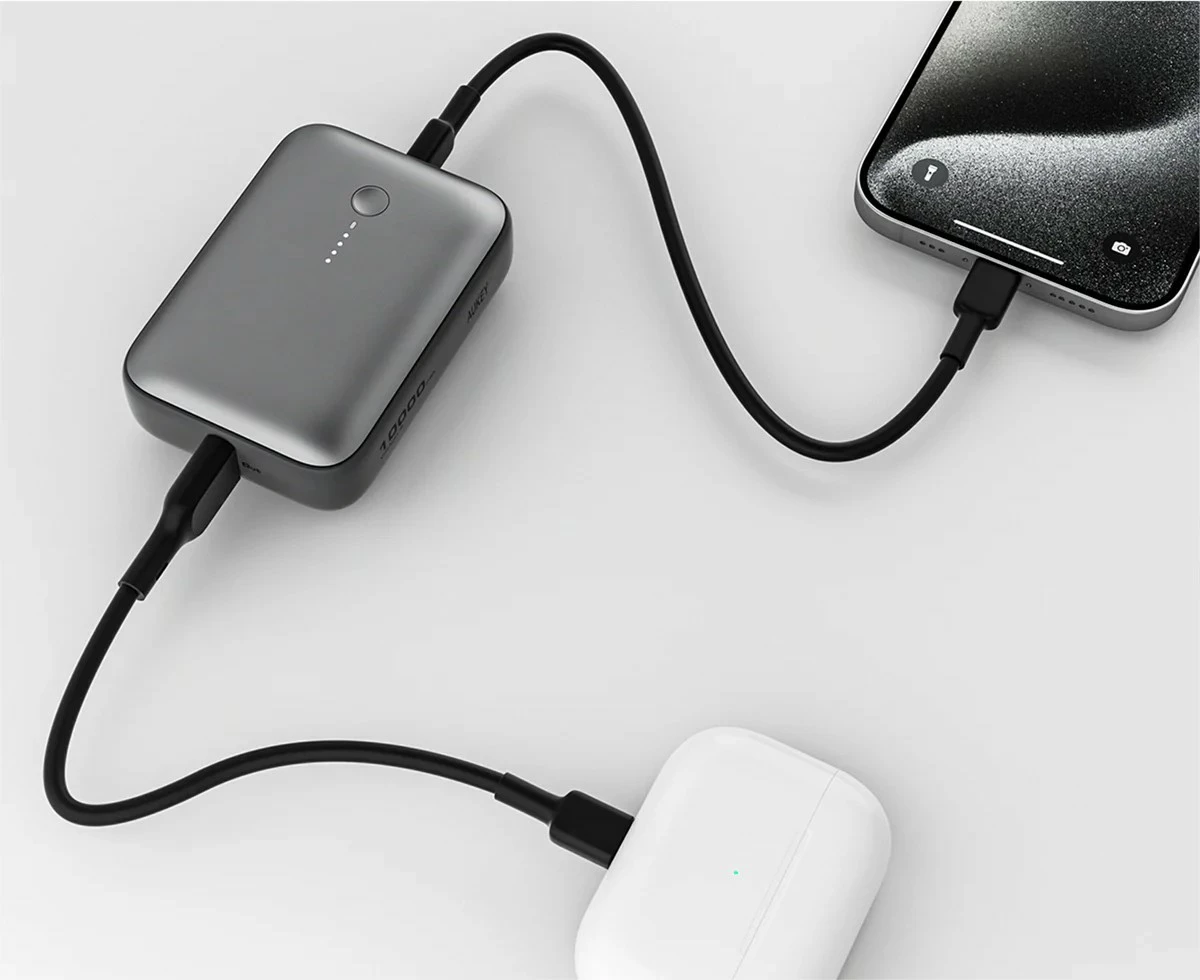 Power bank AUKEY PB-Y55, 10000 mAh, 22,5 W, 2x USB, siv Power bank AUKEY PB-Y55, 10000 mAh, 22,5 W, 2x USB, siv