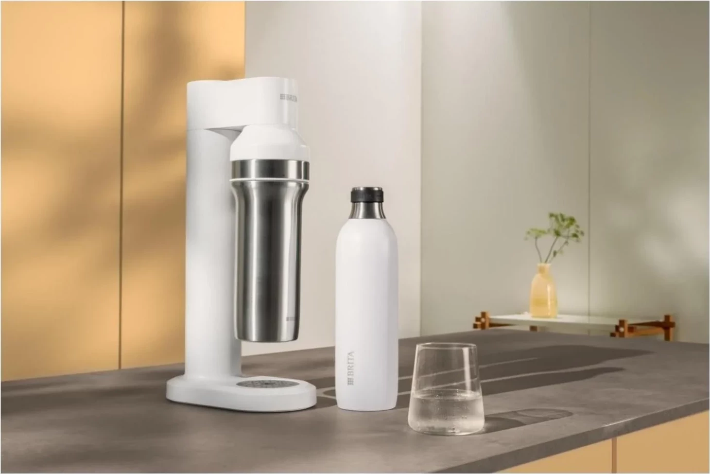 Izolirana steklenica 0,65 L, Brita SodaTrio, bela