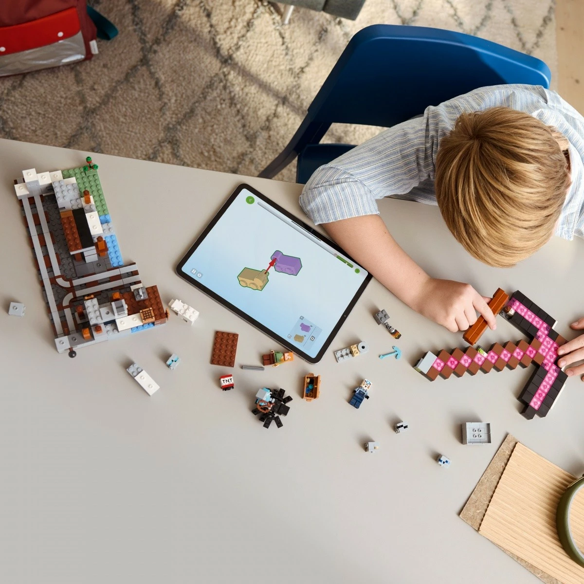 Set gradnje The Pickaxe Mine, LEGO Minecraft 21277, 530 kosov