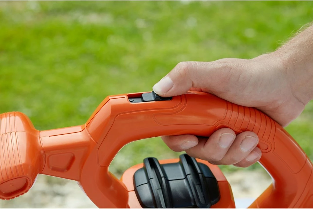 Sesalnik z vakuumom in puhalnik listja Black & Decker BEBLV260, 2600 W, 40 L, črn