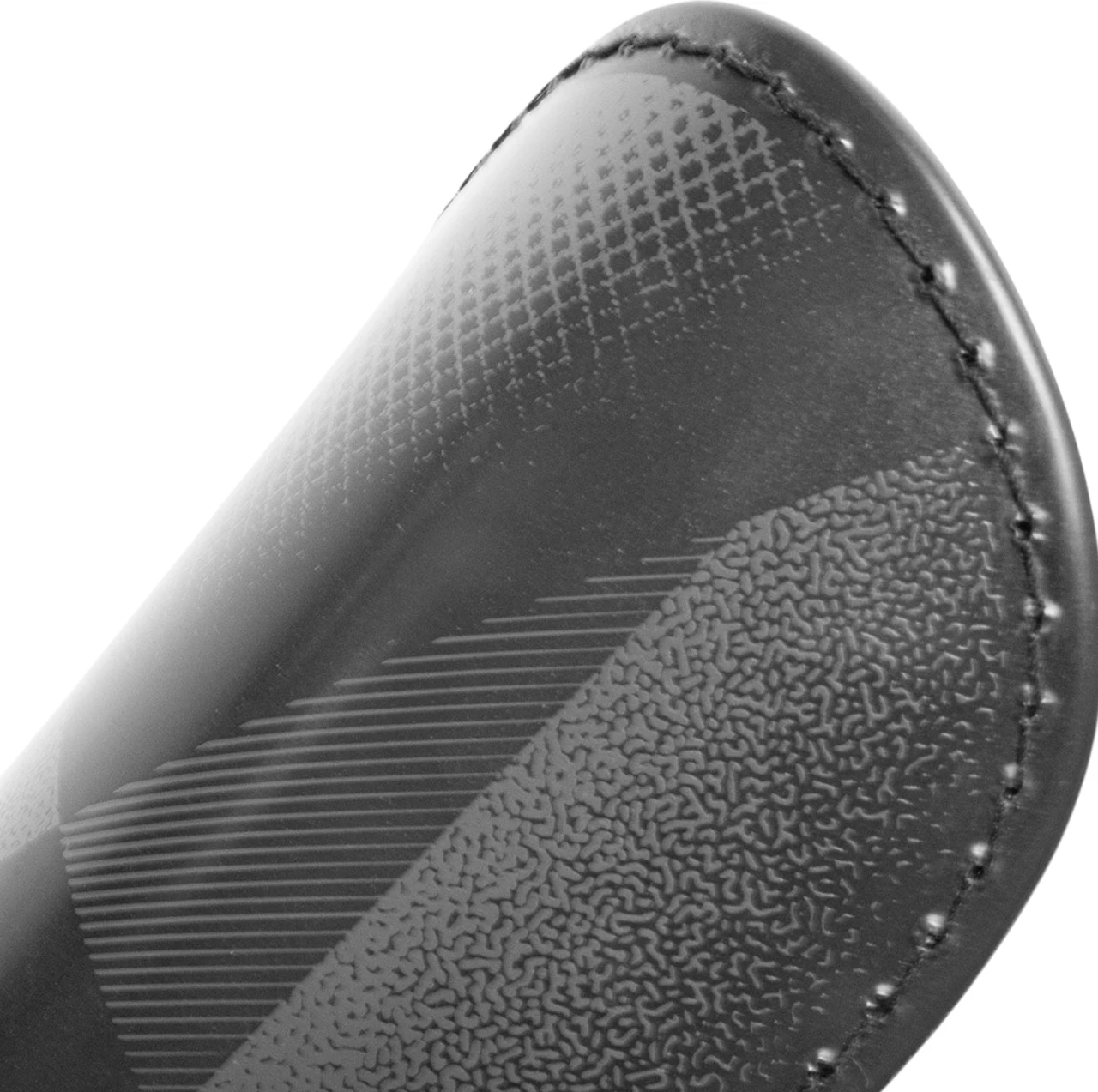 Mrežasto oblazinjenje za zaščito golen Reusch, črno