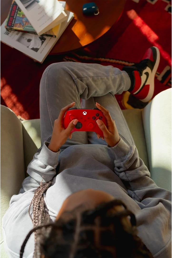 Brezzični igralni kontroler, Microsoft Xbox Wireless Controller QAU-00012, Bluetooth/USB, rdeč