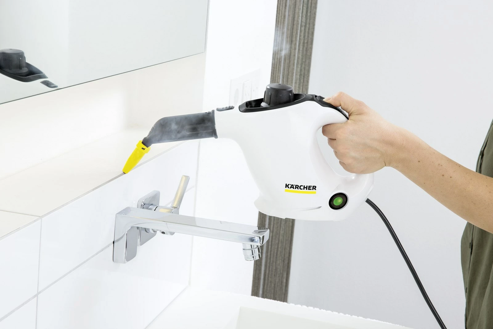 Parni čistilec Kärcher SC 1, 1200 W, črn in bel