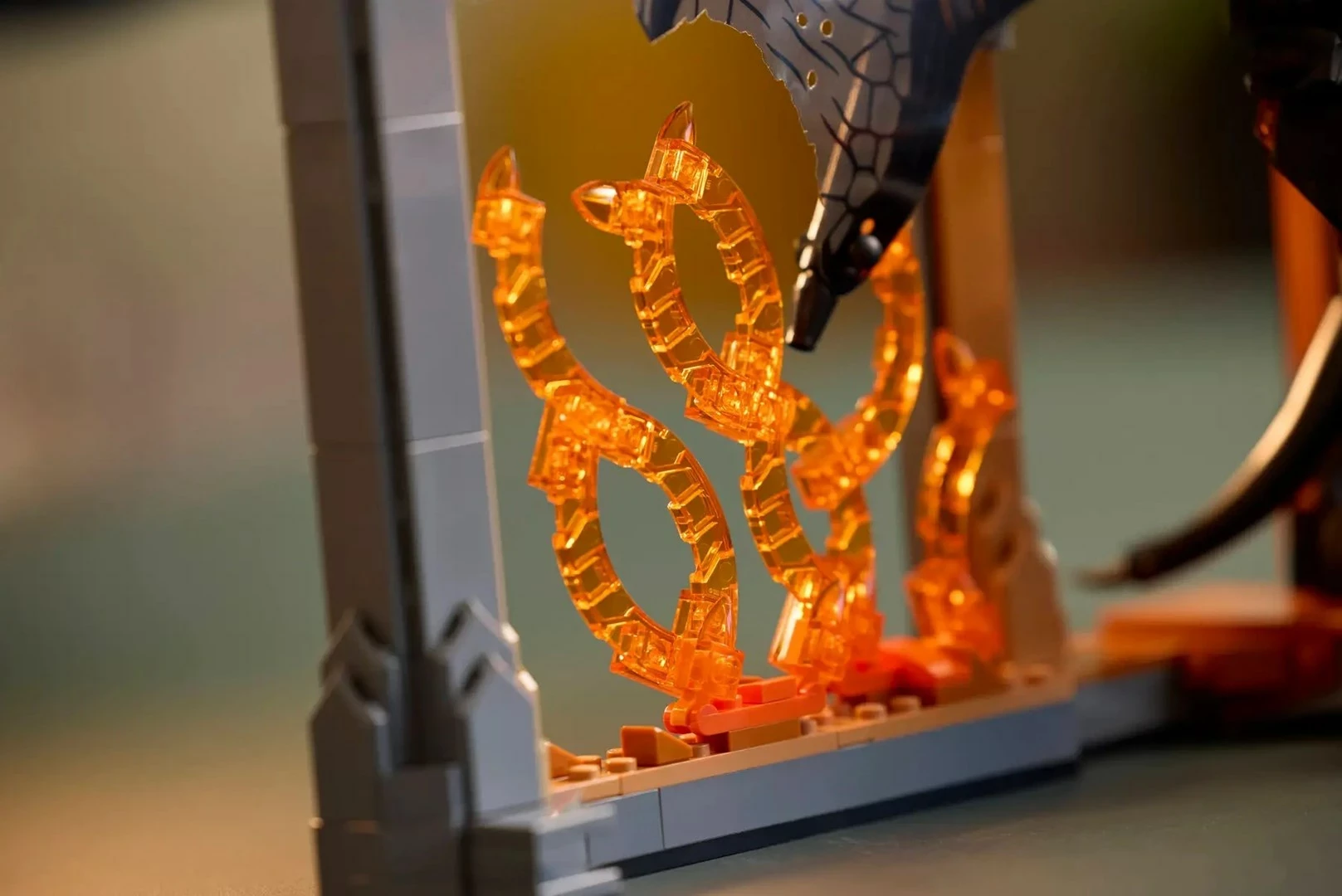 Dekorativni knjižni kotiček Lord of the Rings Balrog, LEGO ICONS 10367, za odrasle, 1 minifigura