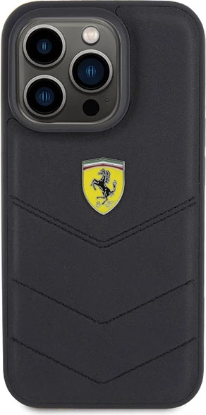 Ovitek Quilted z metalnim logotipom za iPhone 15 Pro, črn — Ferrari