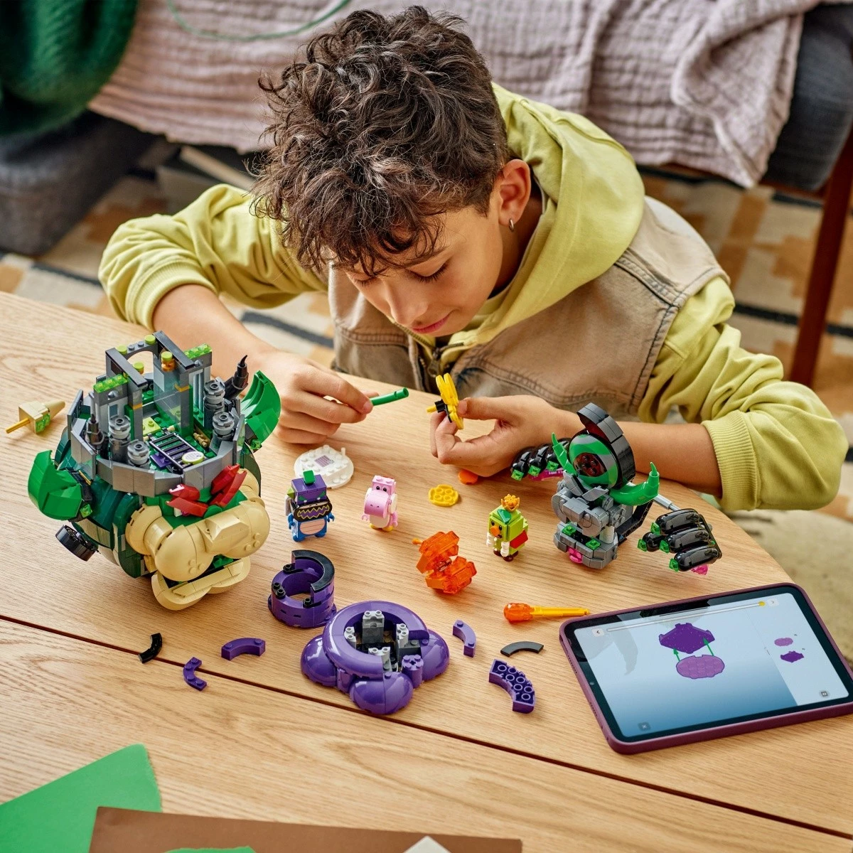 Igralni komplet z gradom in figuricami LEGO Super Mario 72042 Prince Florian in Castle Bowser, 1251 kosov