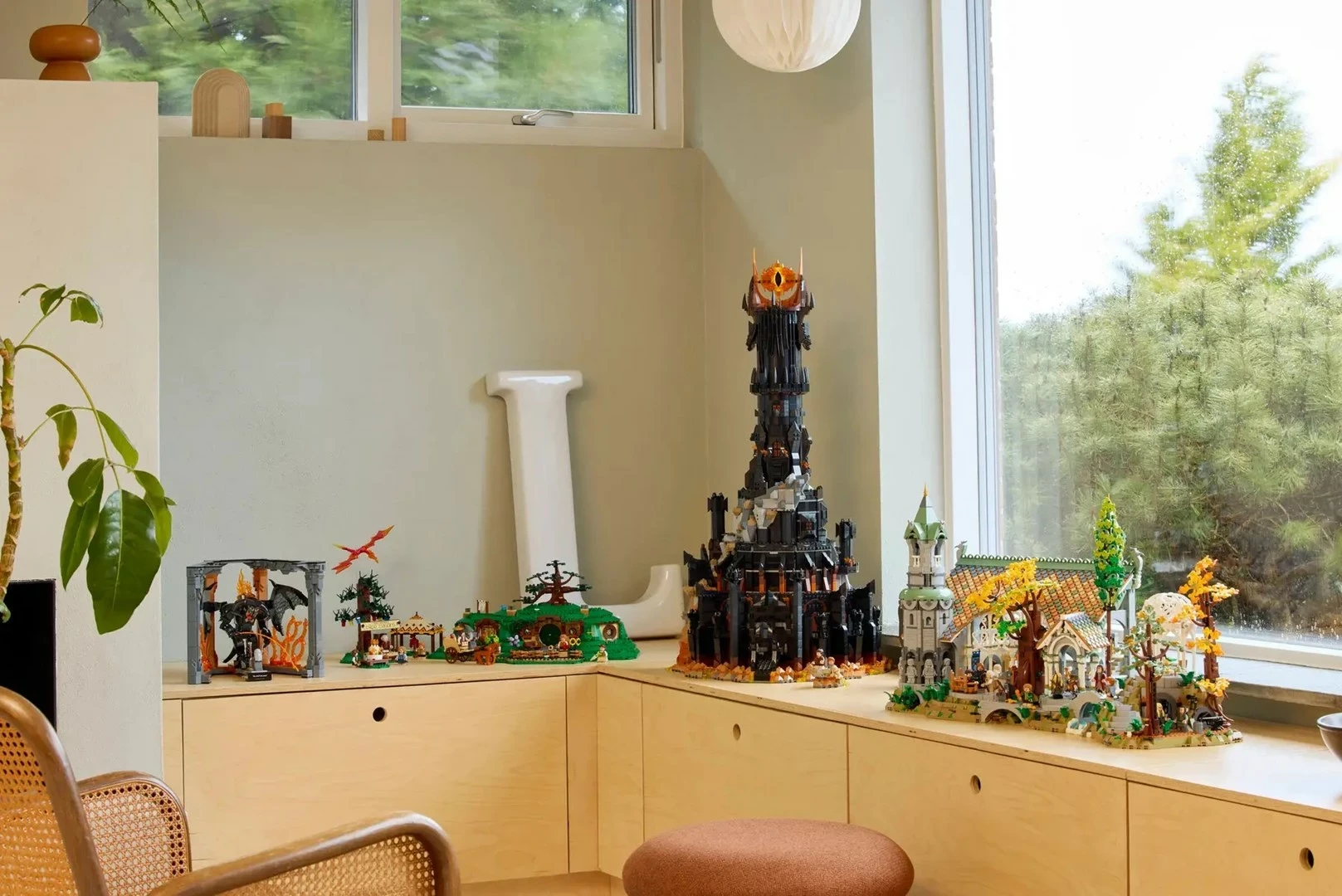 Dekorativni knjižni kotiček Lord of the Rings Balrog, LEGO ICONS 10367, za odrasle, 1 minifigura