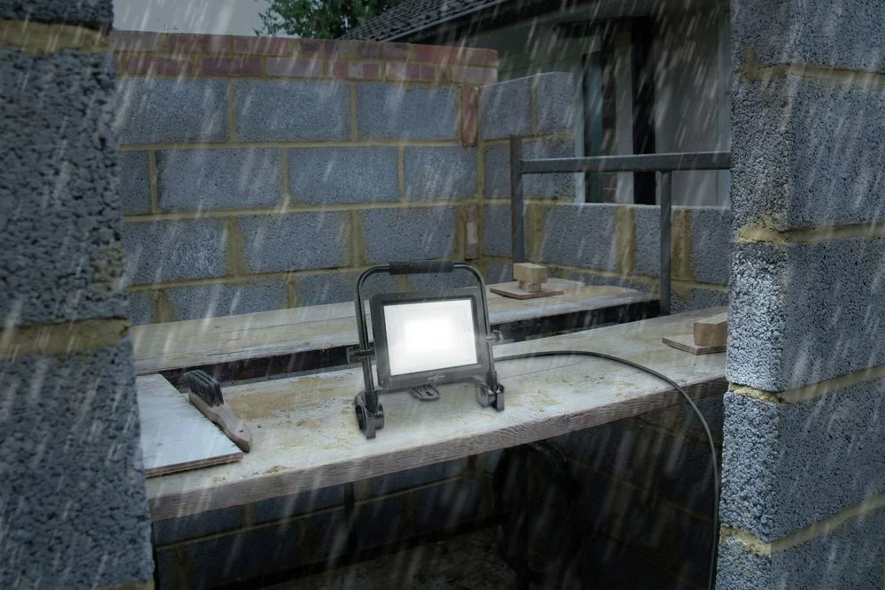 LED reflektor 50 W, aluminij, črn Ansmann FL50W-AC