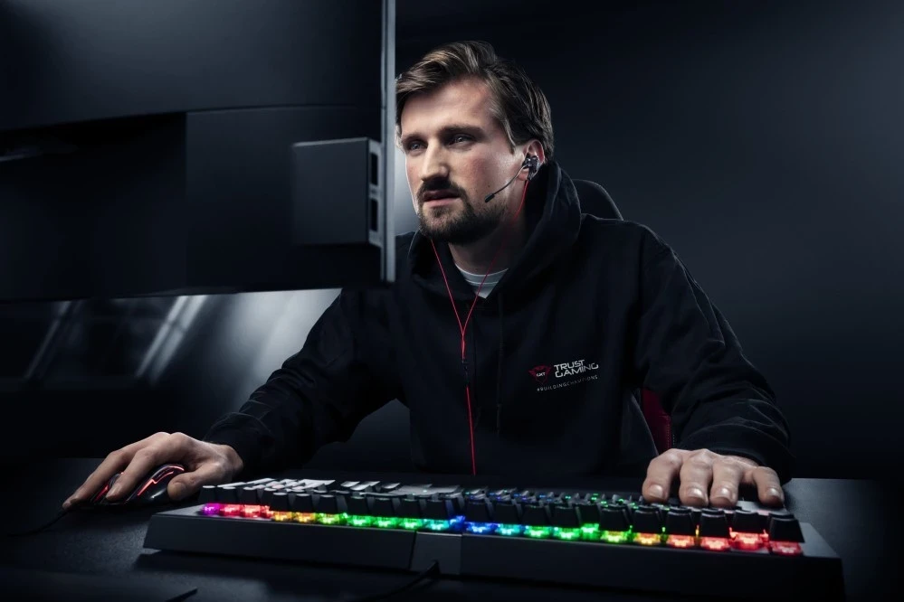 Slušalke za igre GXT 408 Cobra, Trust, črno-rdeče