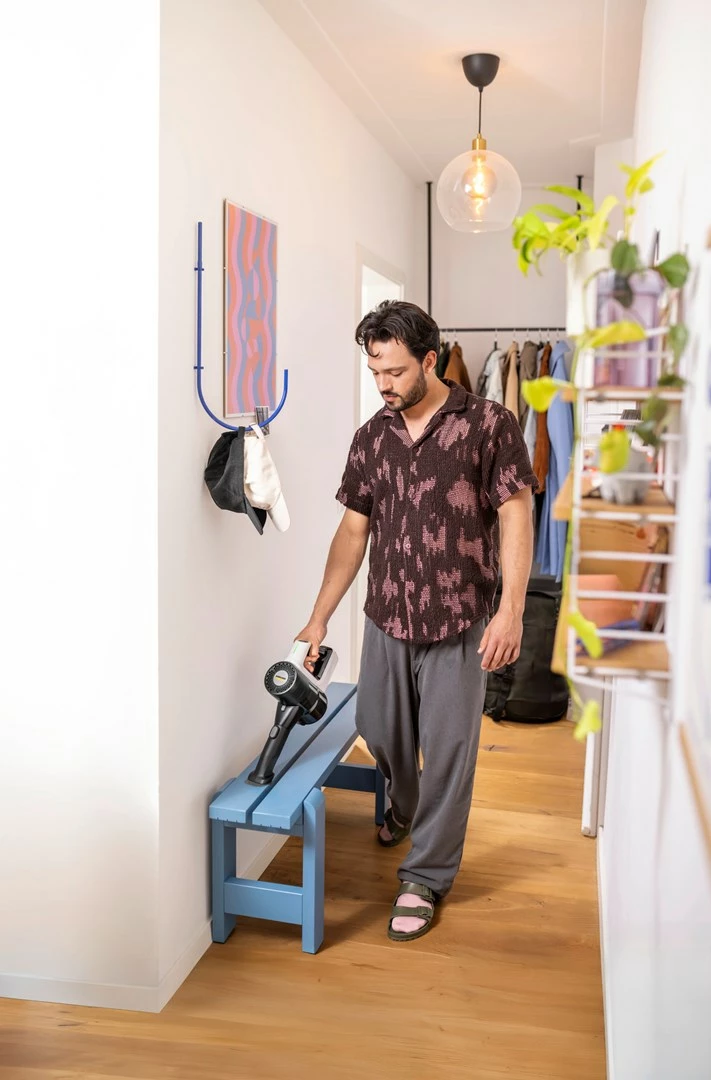 Pokončni brezžični sesalnik KARCHER VCS 3 Nano Complete, 0,6 L, HEPA, črn