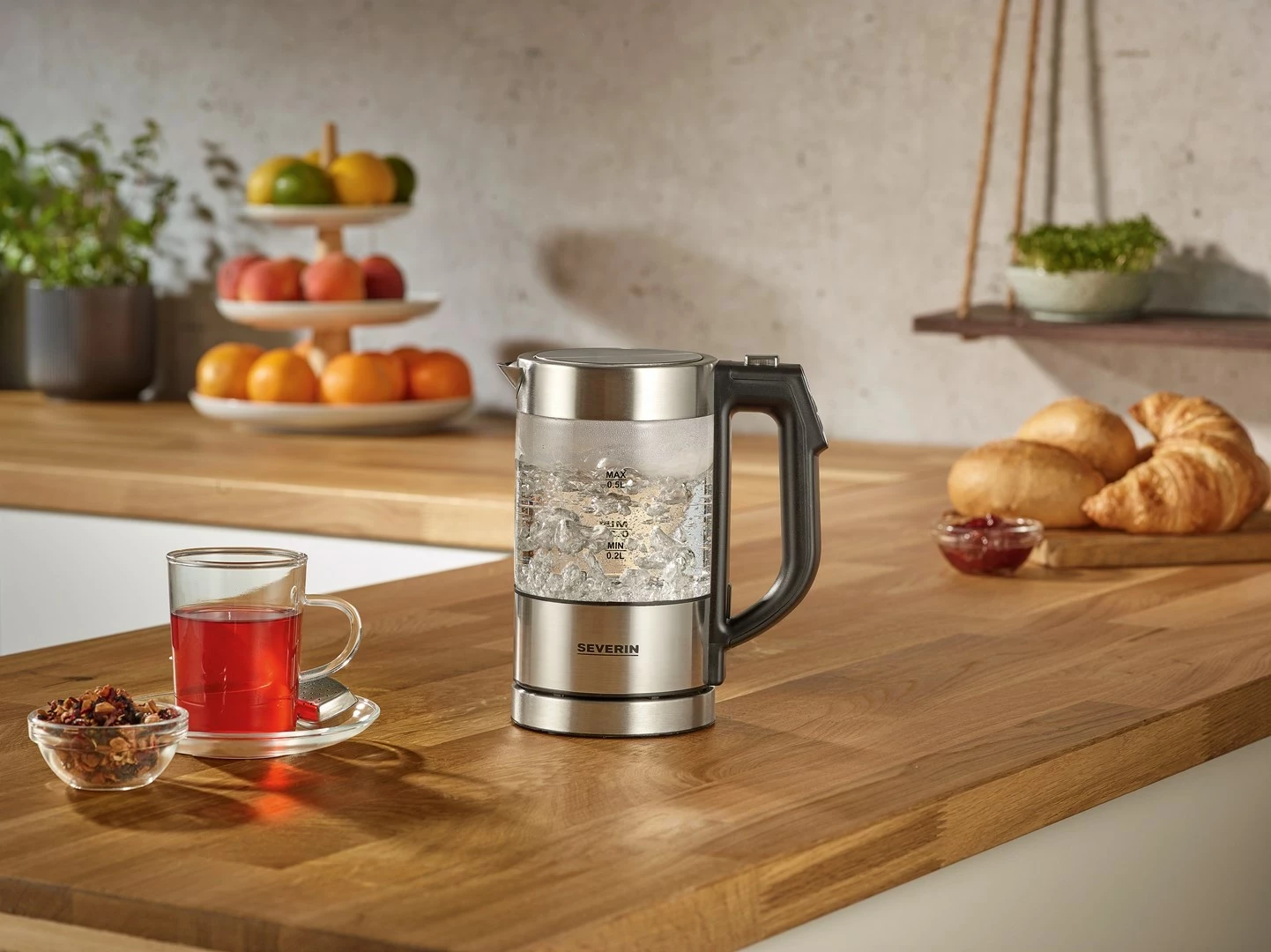 Električni grelnik vode Severin WK 3458, 0,5 L, 1100 W, črn/prozoren Električni grelnik vode Severin WK 3458, 0,5 L, 1100 W, črn/prozoren