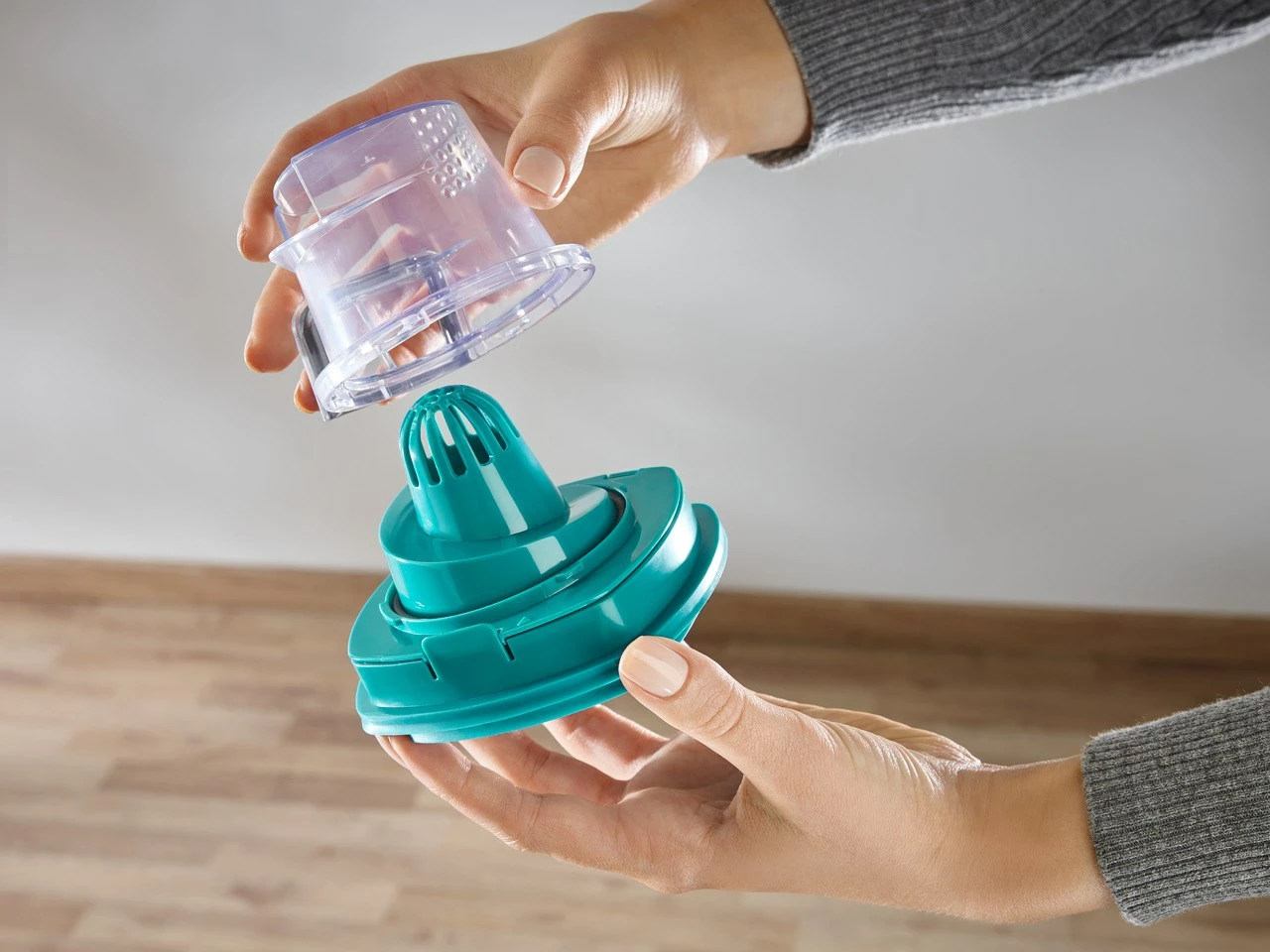 Brezžični sesalnik 2-v-1, brez vrečke, 20V, bel/moder Leifheit PowerVac Brezžični sesalnik 2-v-1, brez vrečke, 20V, bel/moder Leifheit PowerVac