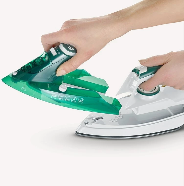 Parni likalnik s keramično podplato Severin BA 3261, 2400 W, bel/zelen Parni likalnik s keramično podplato Severin BA 3261, 2400 W, bel/zelen