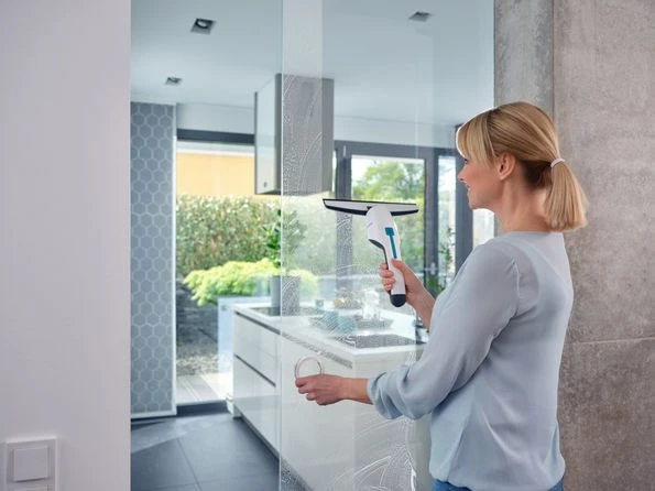 Električni čistilec stekel Leifheit 51030, bel