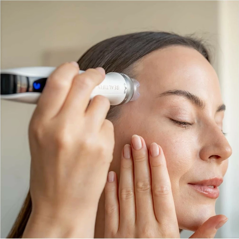 Mezoterapijska naprava z mikroiglicami Beautifly CollagenBoost, bela