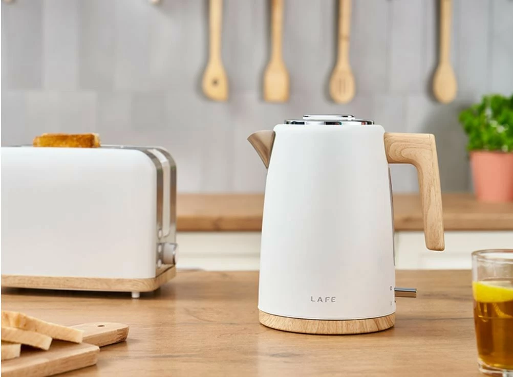 Električni čajnik 1,7 L, bel z lesenimi detajli, Lafe Scandi Pro