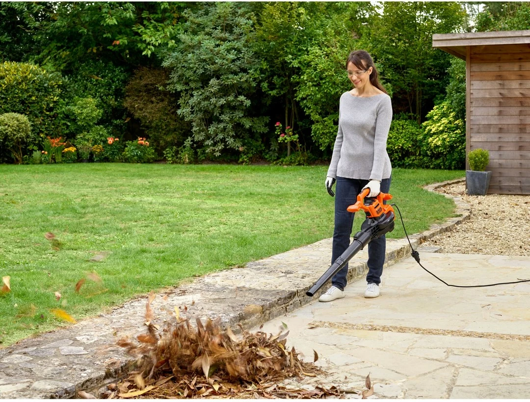 Sesalnik z vakuumom in puhalnik listja Black & Decker BEBLV260, 2600 W, 40 L, črn