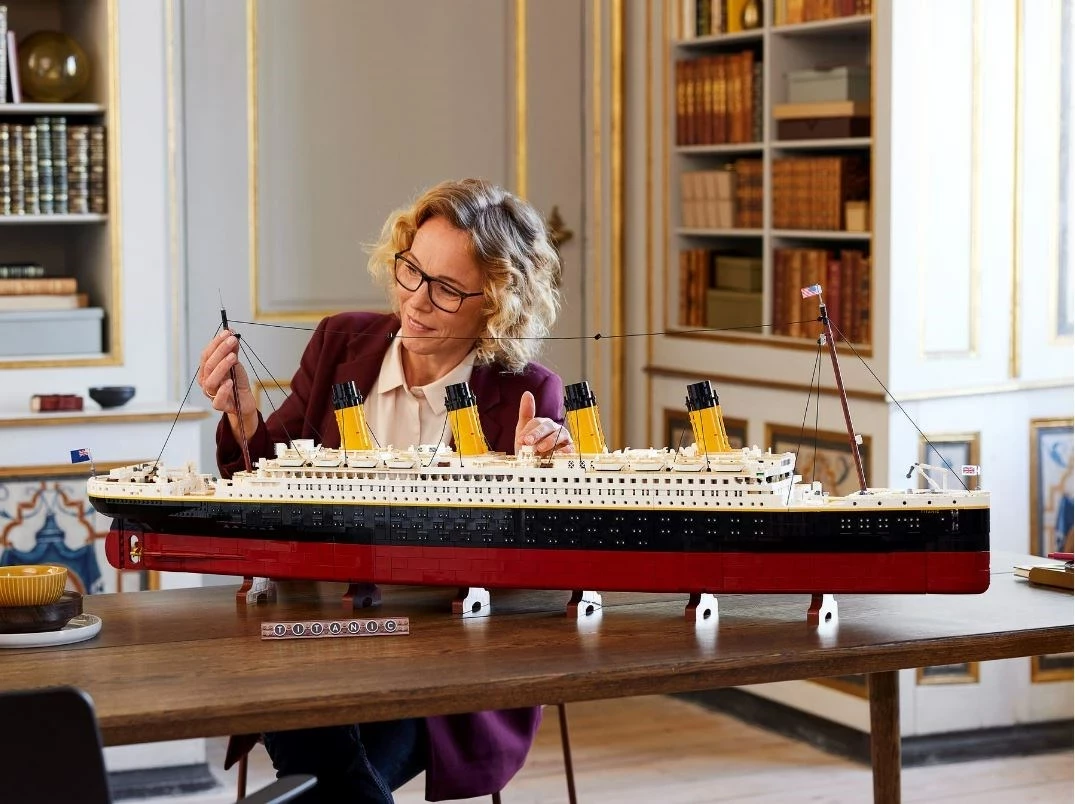 Detajlni model Titanic, LEGO 10294, za odrasle, 9090 kosov