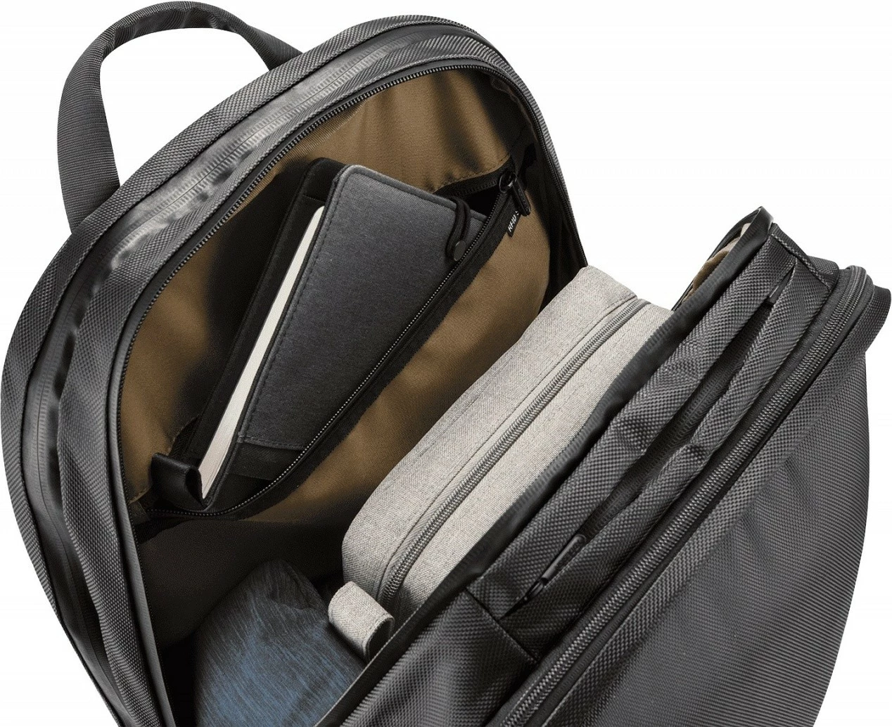 Nahrbtnik XD DESIGN BOBBY EXPLORE, 17\", črn