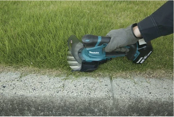 Električna kosa Makita DUM604ZX 16 cm 18 V Li-ion, črno-modra