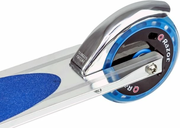 Otroški skiro Razor, moder